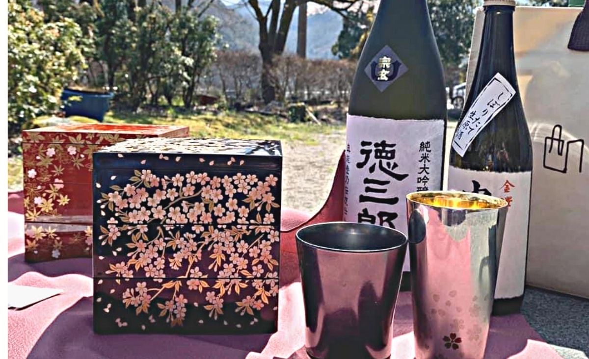 山中塗 さくら4.0三段重(黒）KZ2528A | 山中塗（山中漆器